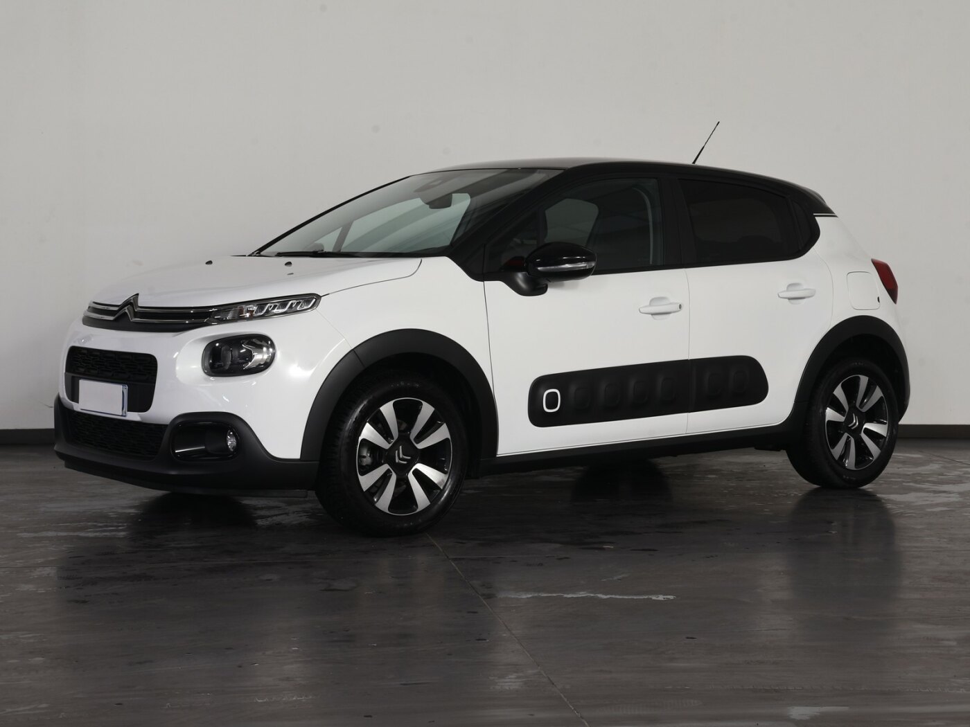 citroen c3 1.2 puretech shine s&s 83cv neopatentati my20 usata