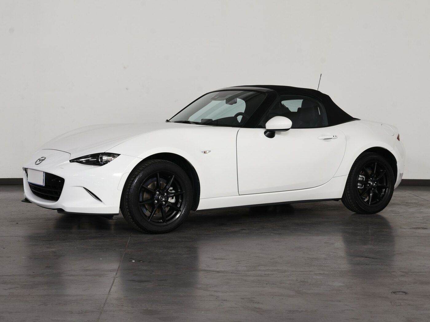mazda mx-5 1.5 exceed i-eloop capote blue nappa white 132cv usata